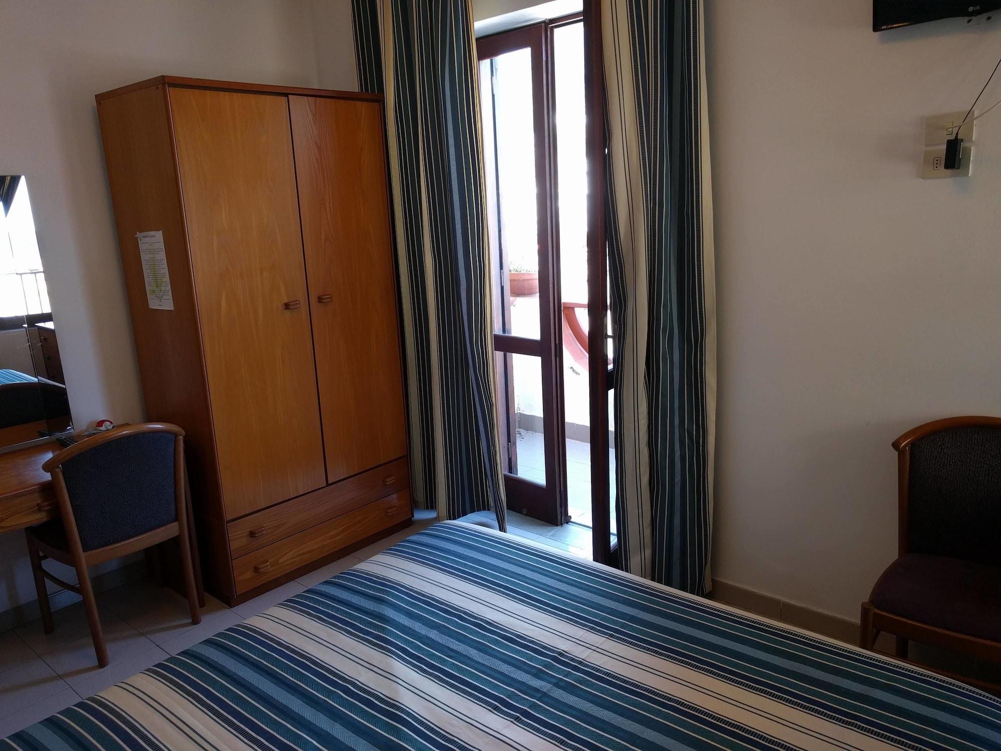 Hotel Conte - S. Angelo Bay Серрара-Фонтана Экстерьер фото
