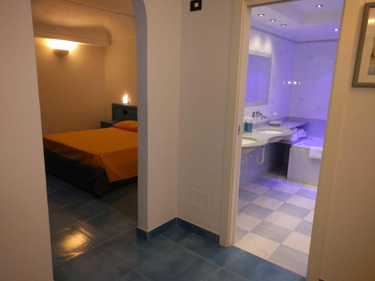Hotel Conte - S. Angelo Bay Серрара-Фонтана Экстерьер фото